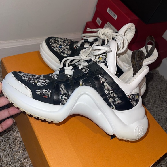 Louis Vuitton Sneakers - Picture 1 of 7